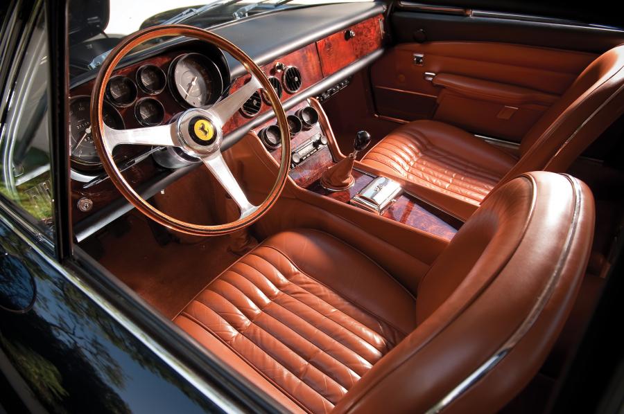 Ferrari 500 Superfast 1966 года  (фото 10 из 14)